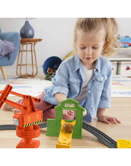 Thomas &amp; Friends Cassia Crane &amp; Cargo Set, motorized train and track set