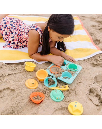 Melissa &amp; Doug Sunny Patch Seaside Sidekicks Sand Cupcake Play Set